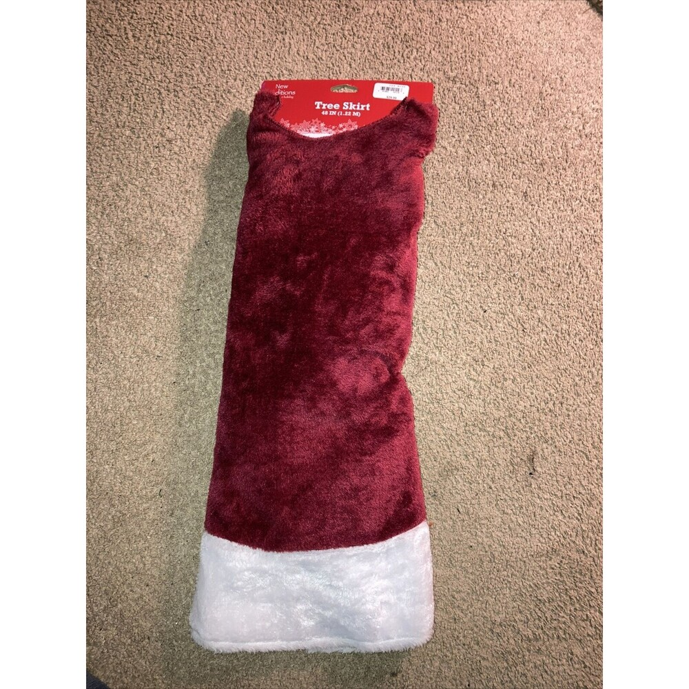 Holiday Red White Christmas Tree Skirt 48"